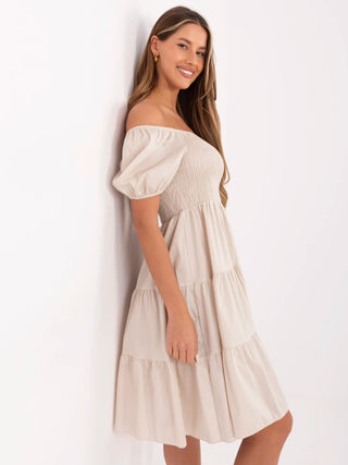 Sukienka-MI-SK-A2561.89-beżowy