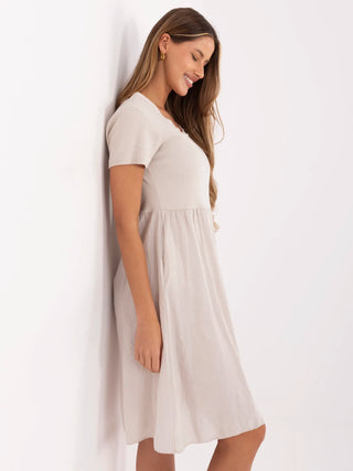 Sukienka-DHJ-SK-25370.85-beżowy