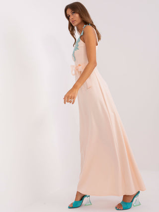 Sukienka-LK-SK-506640-1.13P-brzoskwiniowy