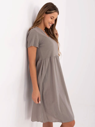 Sukienka-DHJ-SK-25370.85-ciemny bezowy