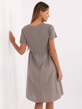 Sukienka-DHJ-SK-25370.85-ciemny bezowy