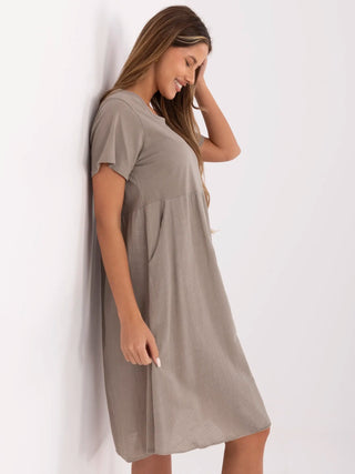 Sukienka-MO-SK-1005.67-ciemny bezowy