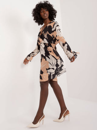 Sukienka-DHJ-SK-17116.27-czarno-beżowy