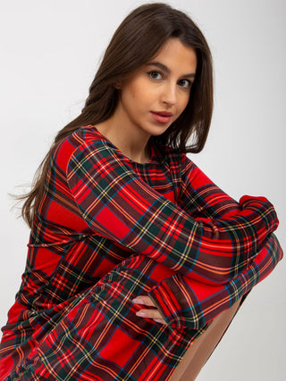 Sukienka-RP-SK-8219.86-czarno-czerwony